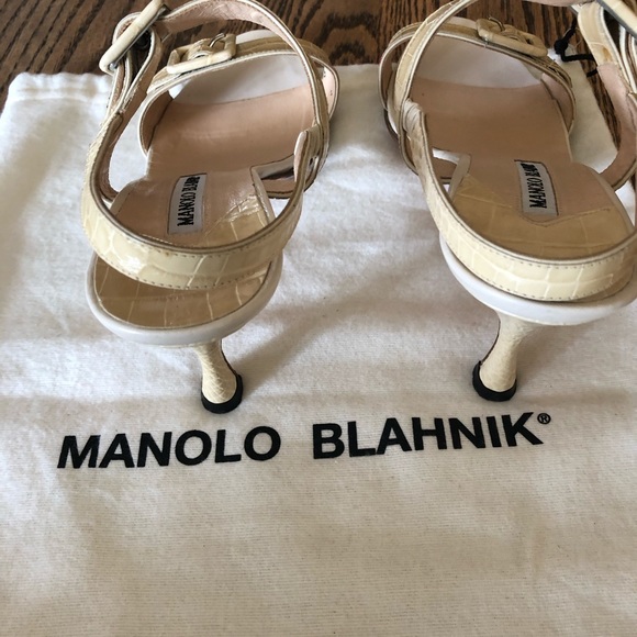 Manolo Blahnik - Picture 3 of 5